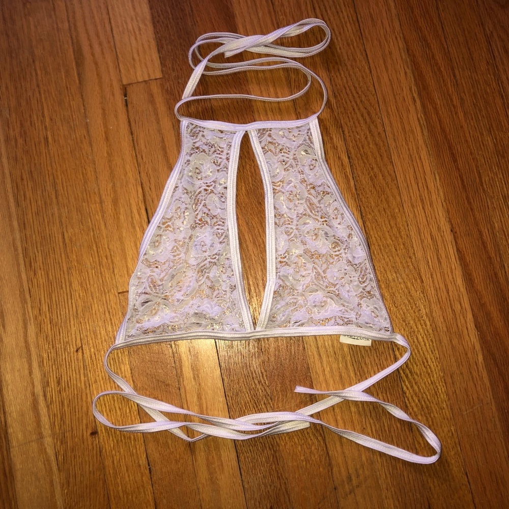 Bodyzone lace white keyhole top